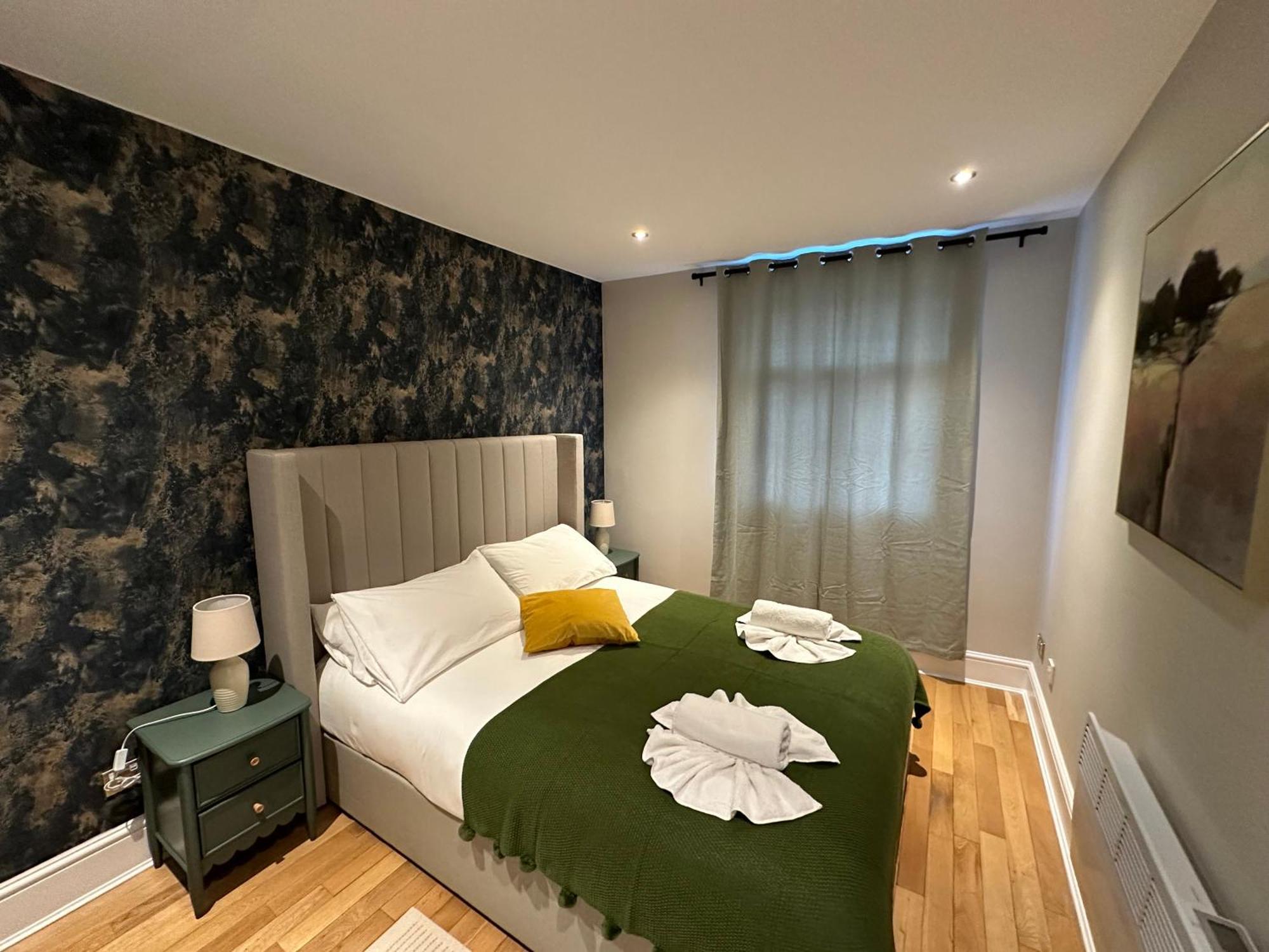 Brand New Flat In * Londra